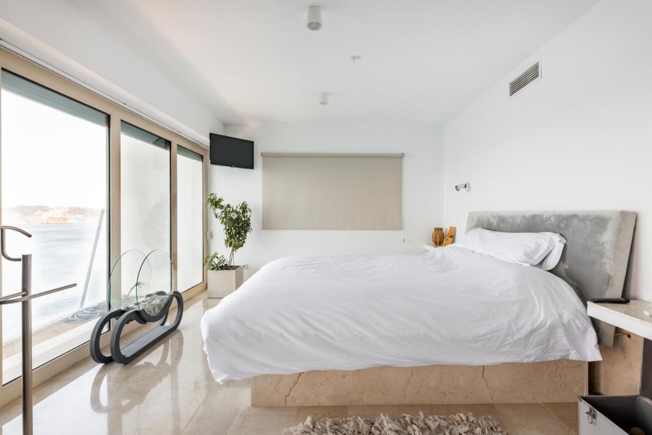 Villa Exclusive Seafront Villa,private Pool,gym,bbq