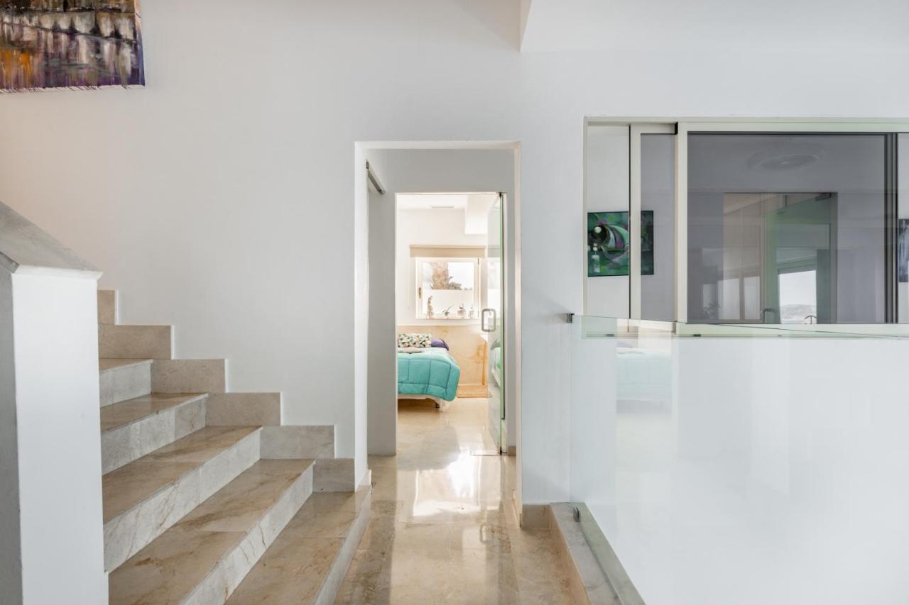 Villa Exclusive Seafront Villa,private Pool,gym,bbq El Toro (Mallorca)
