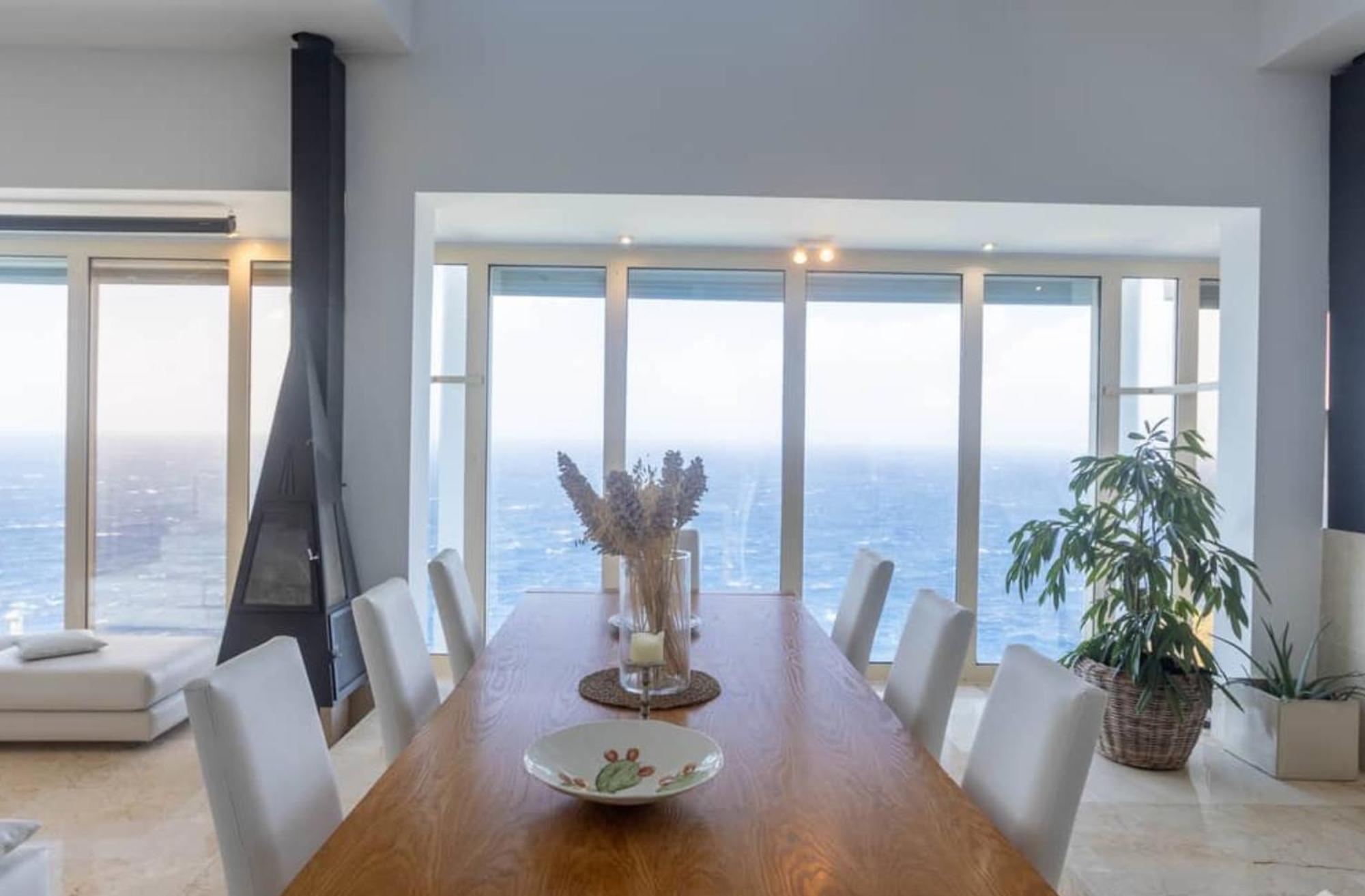 Exclusive Seafront Villa,private Pool,gym,bbq Villa *